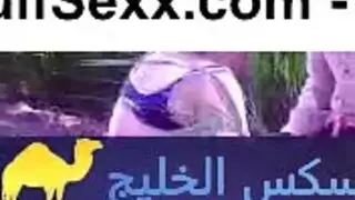 اربع رجال ينيك فتاة