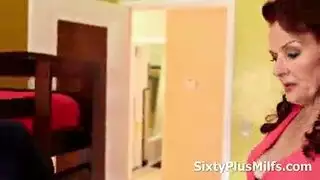 مشهد جنسي ثلاثي بين الأعراق من نوع سبيت روستد