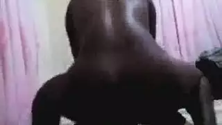 نكاح على طاولة التدليك – الزبونة تأخذ عضو مدلكها