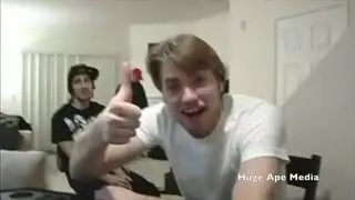 إباحية منزلية: نكاح غرفة نوم مكثف ومتعرق لزوجين لبنانيين