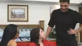 سكس مع امرأة مصابة في الملعب