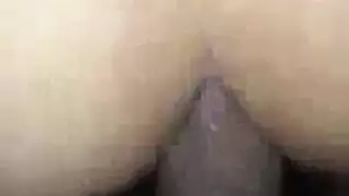 مشهد إباحي: بنية الشعر تأخذ إيلاج شرجي قاسٍ