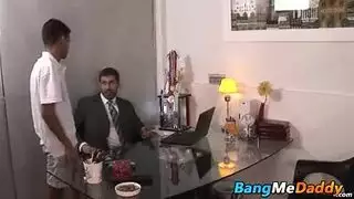 في سن المراهقة مثلي الجنس طرفة عين غرفة الشخصيات المهمة