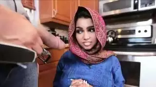 ترفيه للكبار: مشهد مثير يضم شريكتين جذابتين