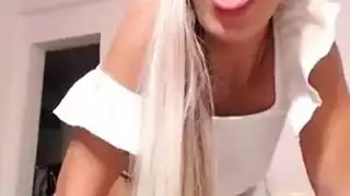 مؤخرتها أصبحت فيروسية شاهد المشهد الإباحي الكامل الآن