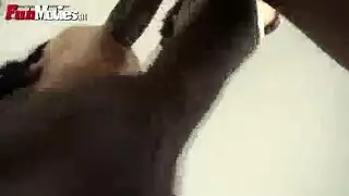 مراهقة صغيرة تتعرض لاختراق شرجي ومهبلي عنيف