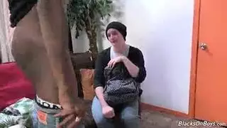 ثدي طبيعية كبيرة تهتز أثناء وضعية الكلب