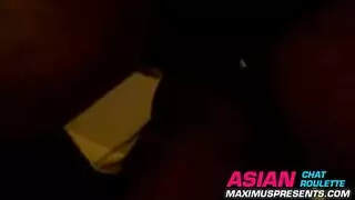 إباحية هاوية: رجل لطيف يمارس الجنس مع عاهرة جامحة في حفلة جنس منزلية