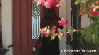 arabic: محامية إباحية تُنكح بقوة من قبل زبونها وتقوم بمص قضيبه الأسمر الضخم بعمق