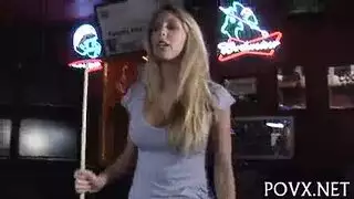 اليوغا في أعلى الصفحة شرطة