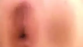 نيك شرجي قاسي: قضيب أسمر كبير يوسع فتحتها وهي تصرخ